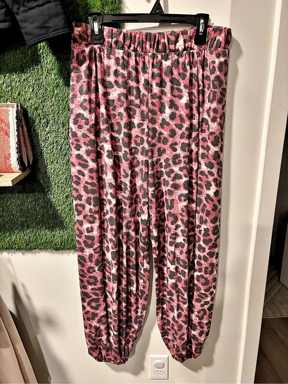 Zenaña Leopard Print Knit Harem Joggers Pink & Black XL